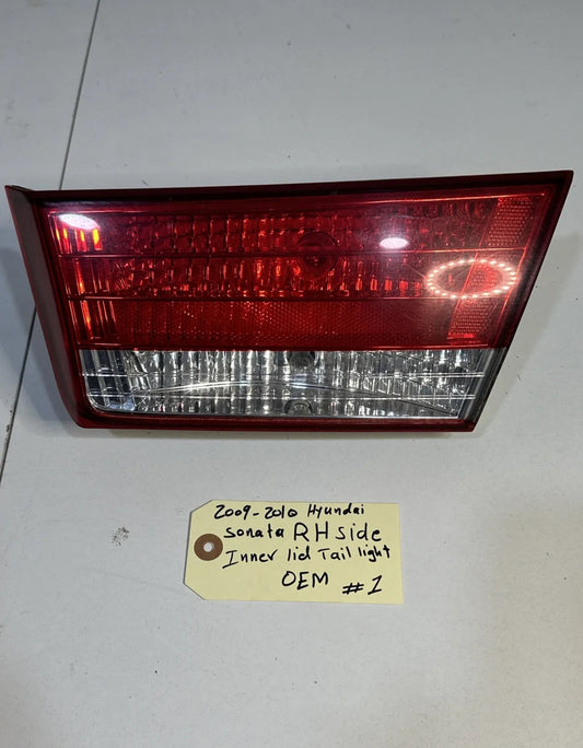 Hyundai Sonata Right Passenger RH Side Inner Lid Tail light 2009, 2010