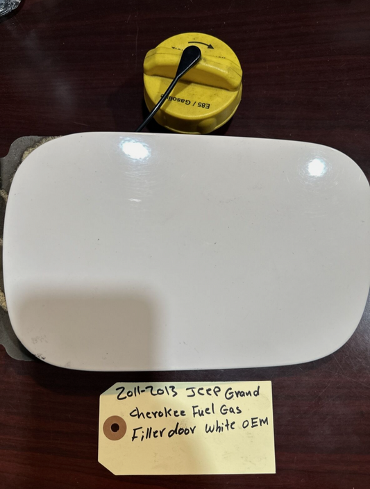 Jeep Grand Cherokee Fuel Gas Filler Door Lid OEM White 2011, 2012, 2013